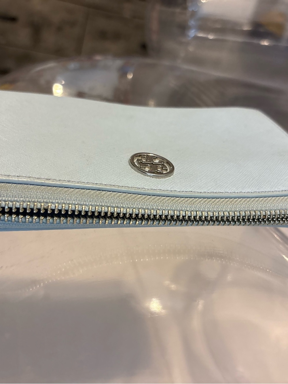 Tory Burch Powder Blue Zip Wallet with Logo Medallion - Picture 5 of 5